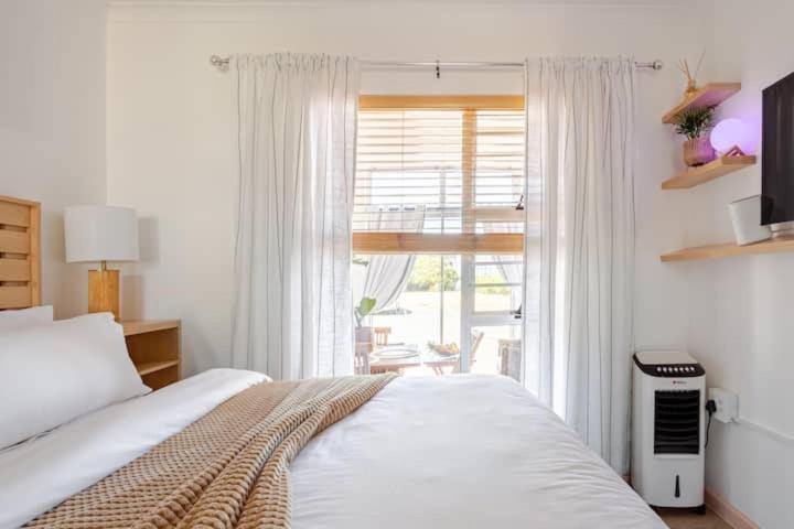 Caline-v Luxury Front Flat * Cape Town