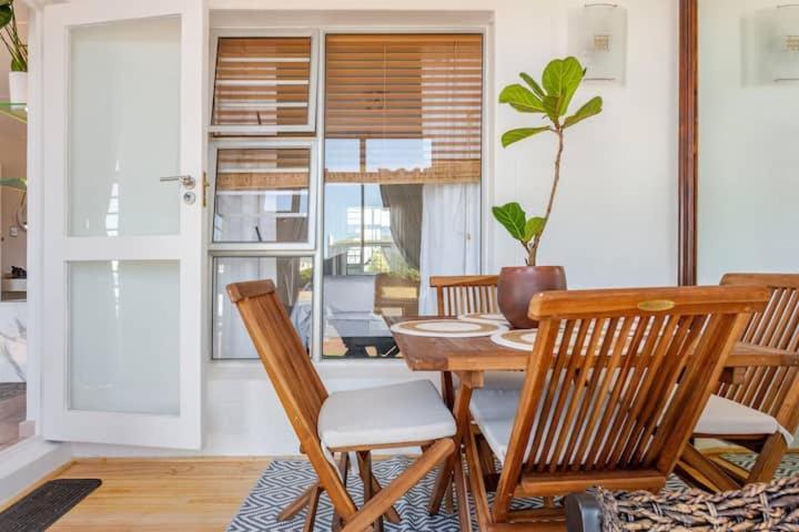Caline-v Luxury Front Flat Cape Town