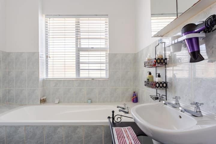 Apartment Caline-v Luxury Front Flat Cape Town
