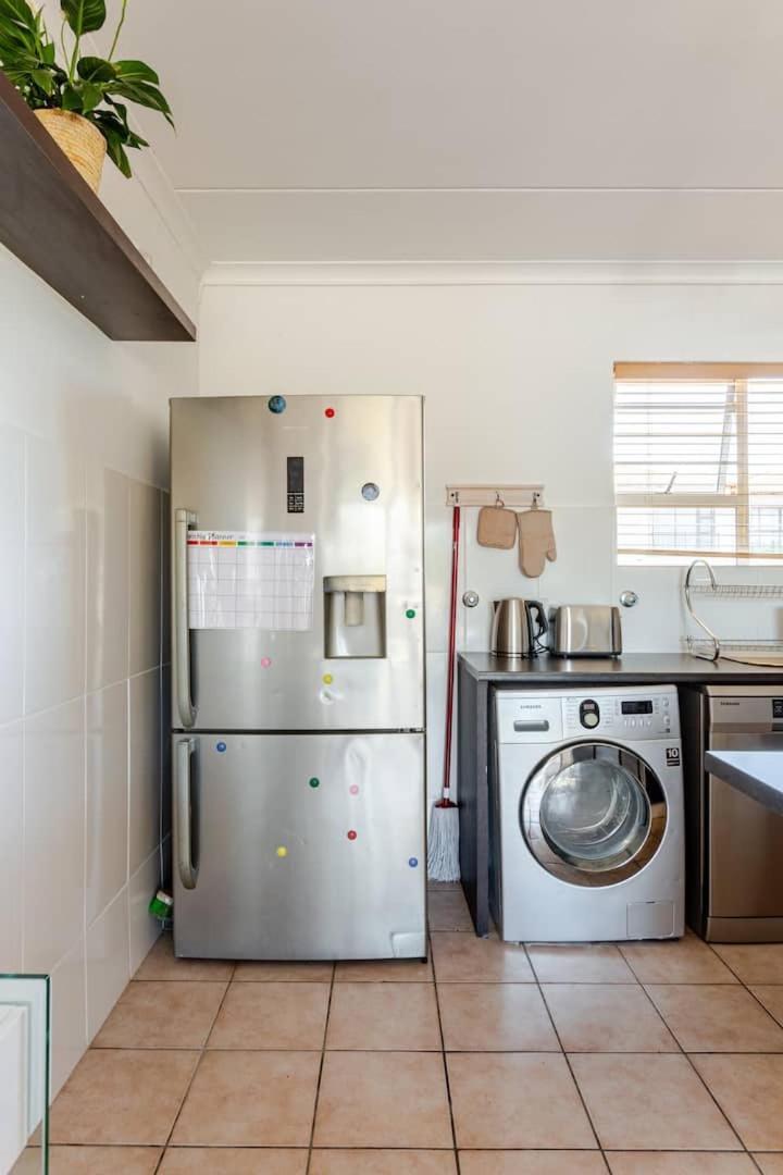 Caline-v Luxury Front Flat Apartment