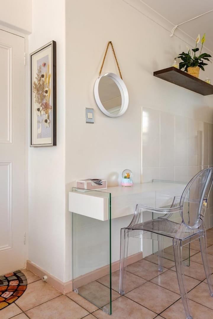 Caline-v Luxury Front Flat * Cape Town