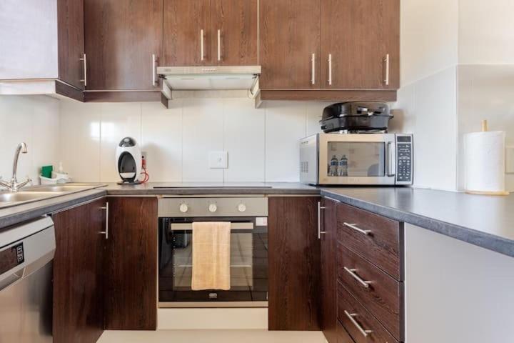 Caline-v Luxury Front Flat Apartment
