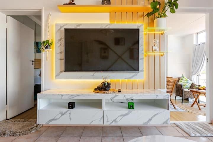 Caline-v Luxury Front Flat *