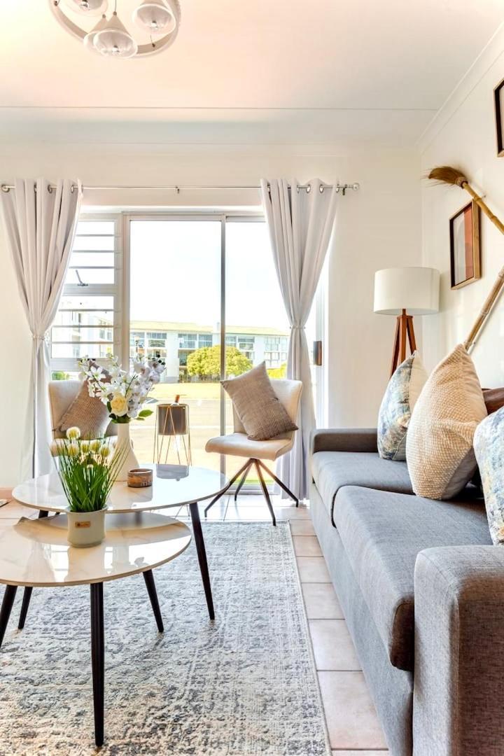 Caline-v Luxury Front Flat