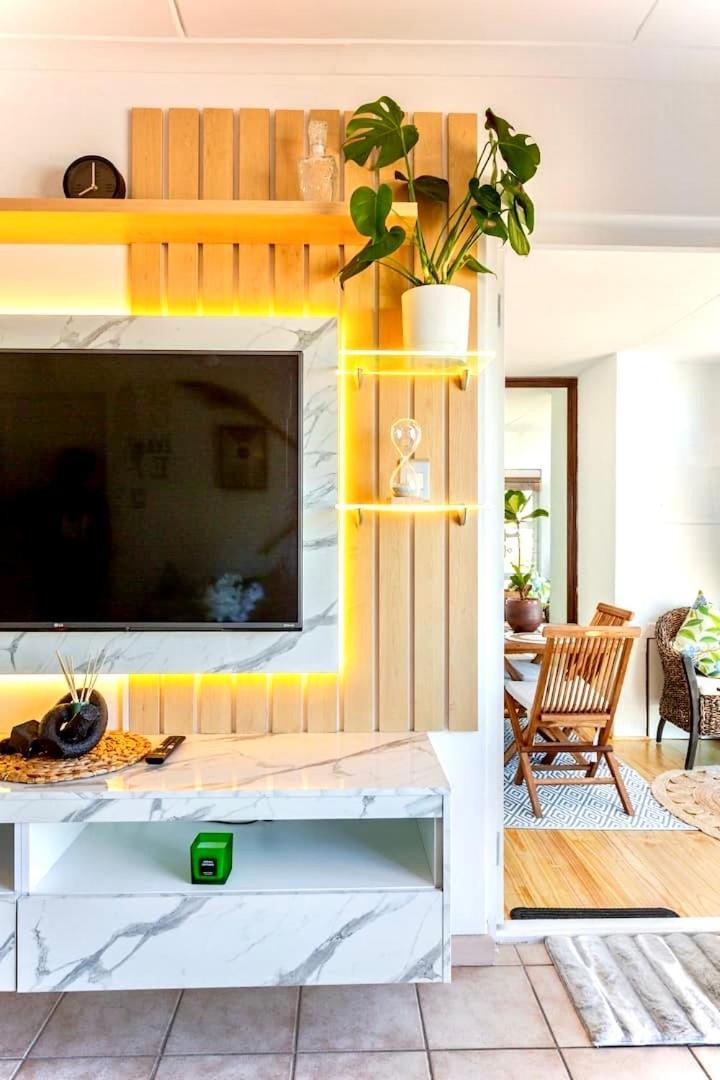 Apartment Caline-v Luxury Front Flat Cape Town